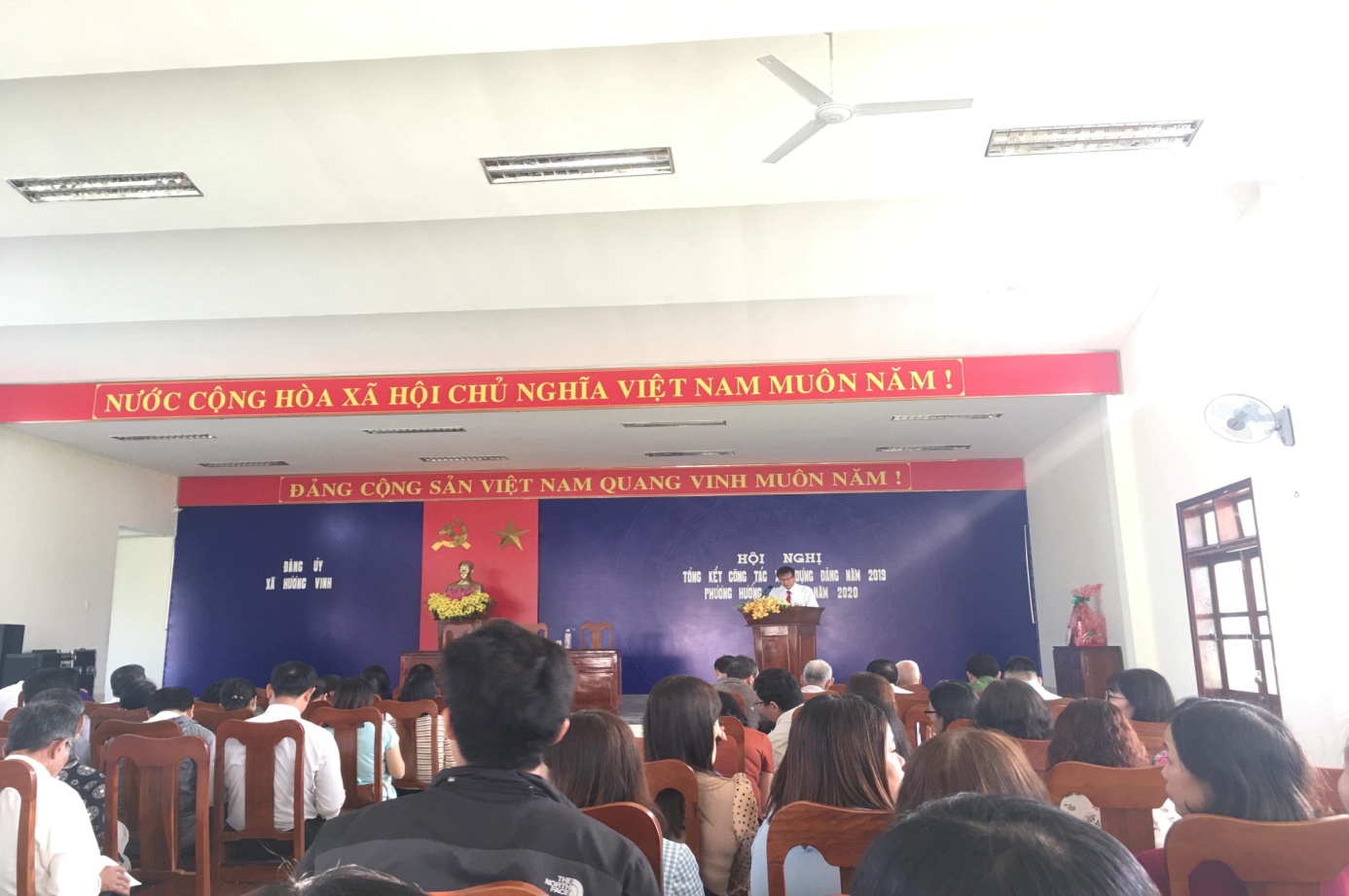 Đồng chí Nguyễn Văn Bổn – Chủ tịch HĐND xã, Bí thư Đảng ủy trình bày báo cáo tổng kết công tác xây dựng Đảng năm 2019, đề ra phương ướng, nhiệm vụ năm 2020.